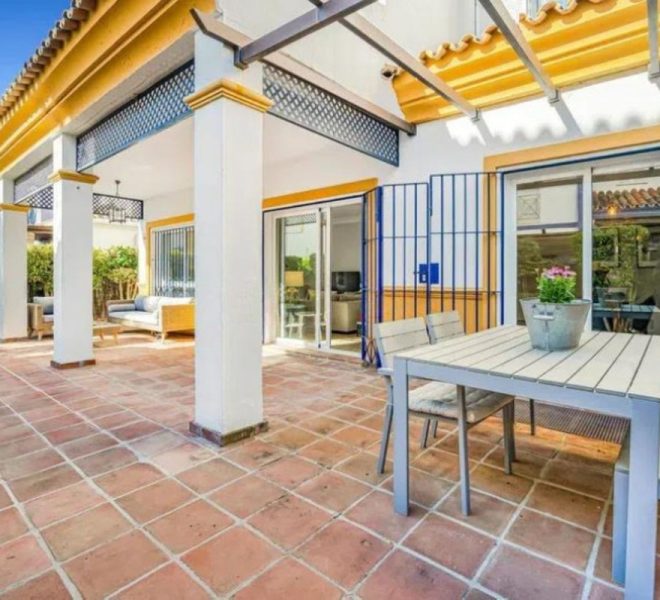 R5056429-Image 1-Semi Detached - 5 Beds - 217 Built