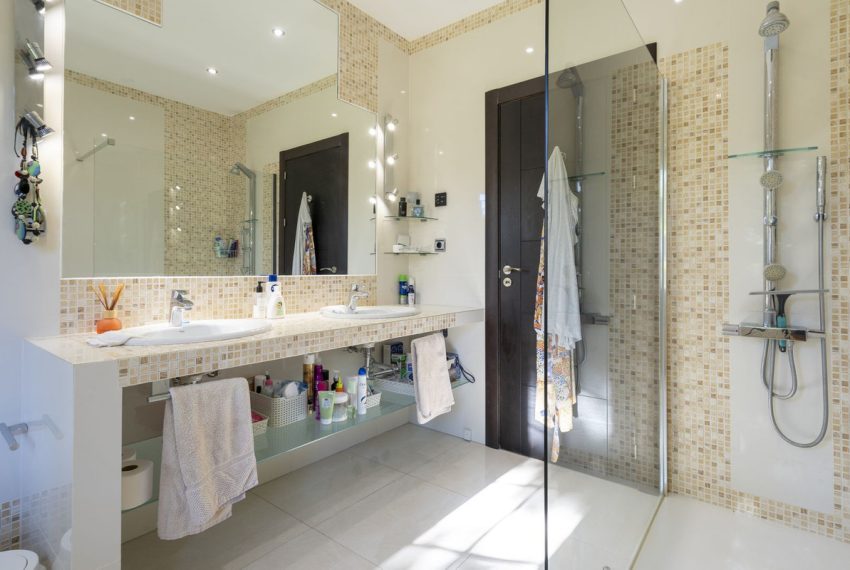 R5056612-Villa-For-Sale-Elviria-Detached-5-Beds-420-Built-10