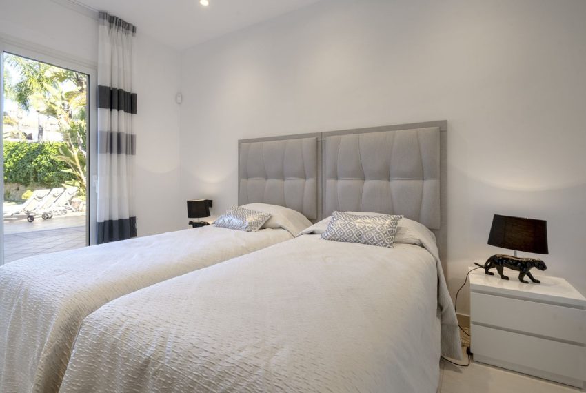 R5056612-Villa-For-Sale-Elviria-Detached-5-Beds-420-Built-14