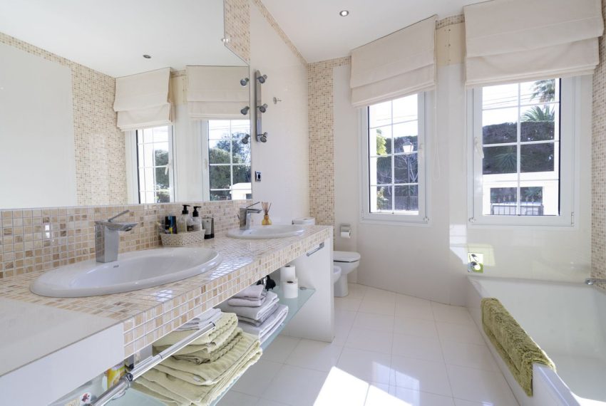 R5056612-Villa-For-Sale-Elviria-Detached-5-Beds-420-Built-16