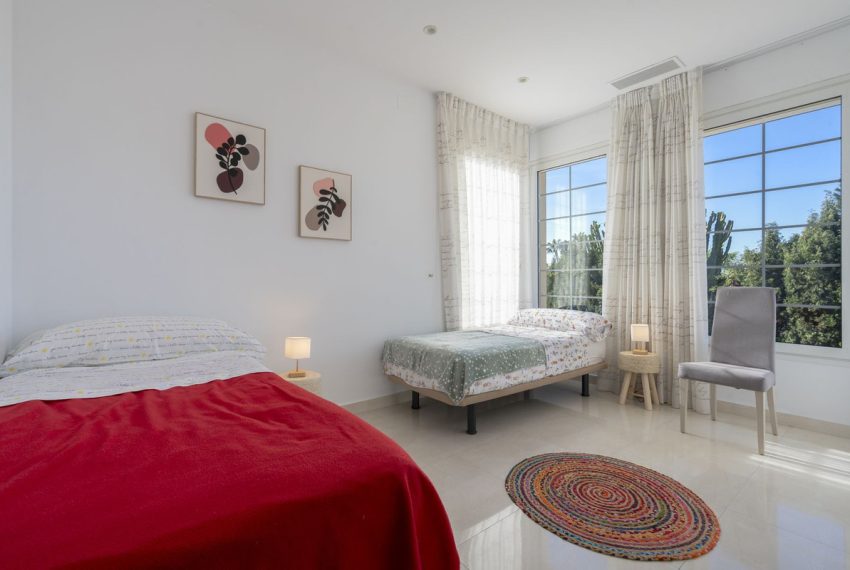 R5056612-Villa-For-Sale-Elviria-Detached-5-Beds-420-Built-17