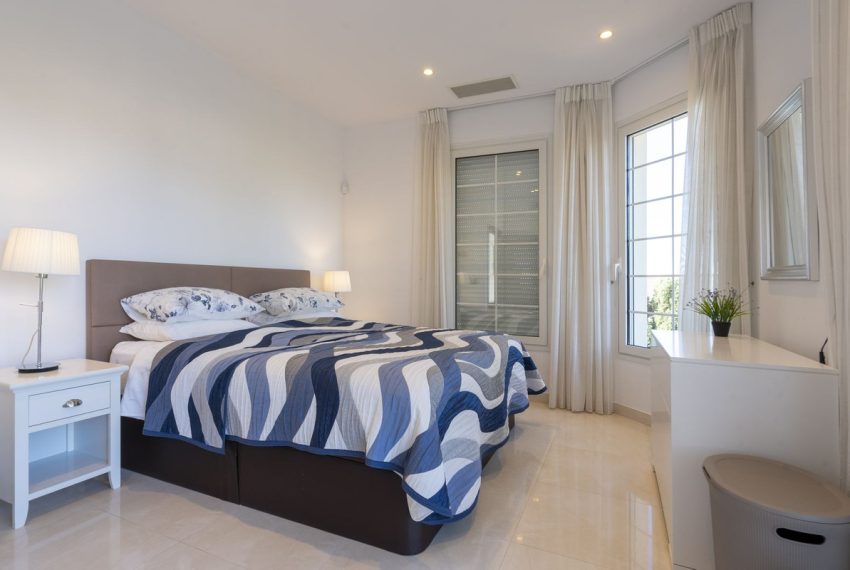 R5056612-Villa-For-Sale-Elviria-Detached-5-Beds-420-Built-18