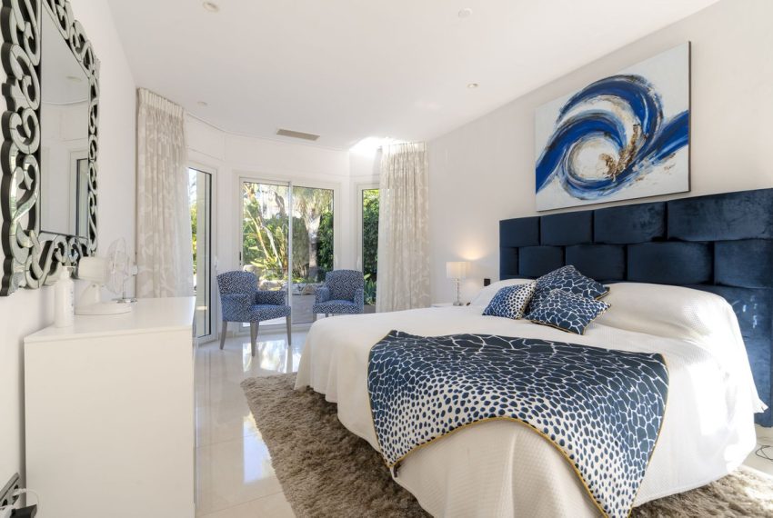 R5056612-Villa-For-Sale-Elviria-Detached-5-Beds-420-Built-4