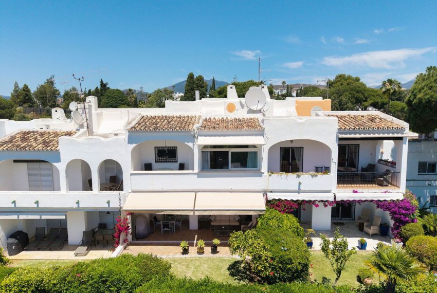 R5056648-Townhouse-For-Sale-Nueva-Andalucia-Terraced-3-Beds-257-Built-1