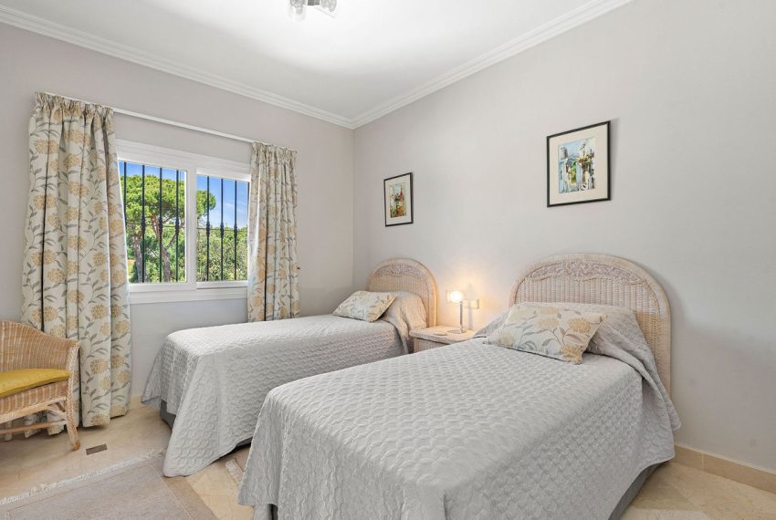 R5056648-Townhouse-For-Sale-Nueva-Andalucia-Terraced-3-Beds-257-Built-18