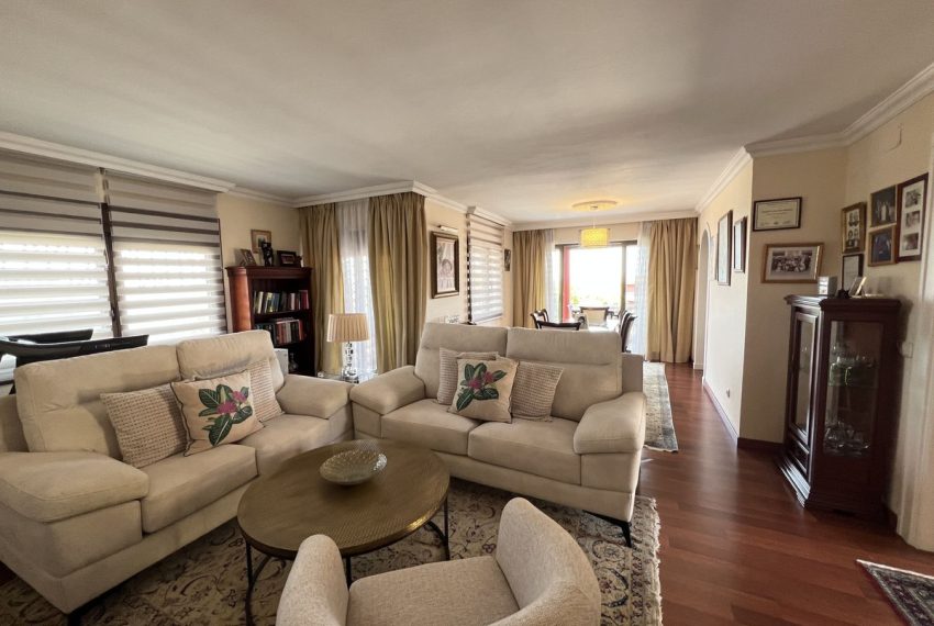 R5056666-Villa-For-Sale-Marbella-Detached-8-Beds-450-Built-2