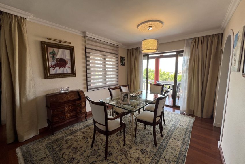 R5056666-Villa-For-Sale-Marbella-Detached-8-Beds-450-Built-4