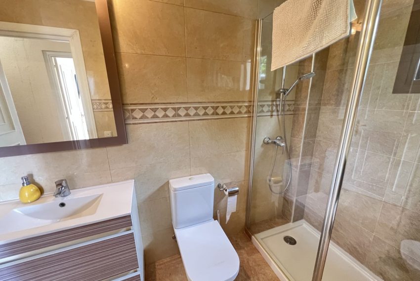 R5056666-Villa-For-Sale-Marbella-Detached-8-Beds-450-Built-8