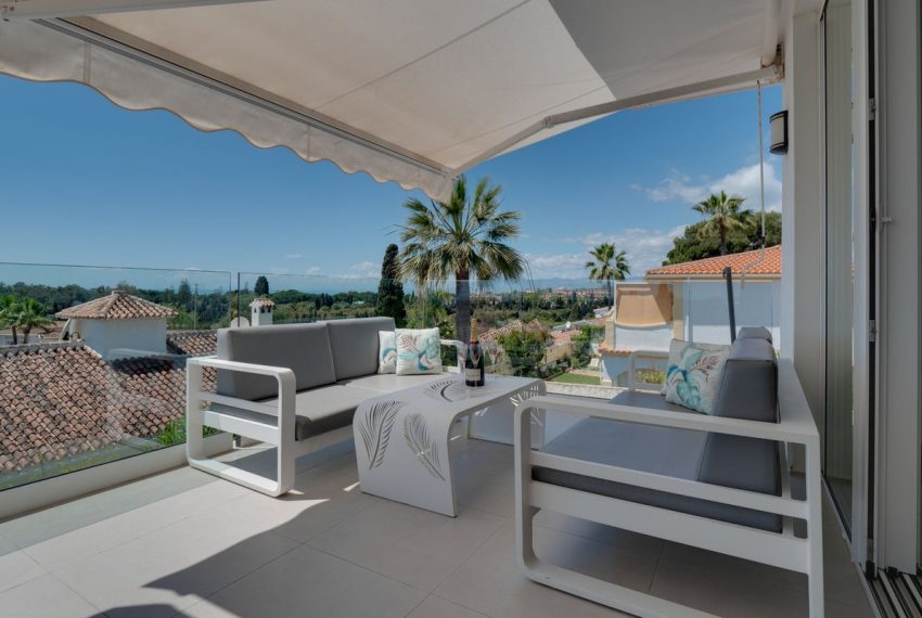 R5057161-Villa-For-Sale-Elviria-Detached-4-Beds-220-Built-1