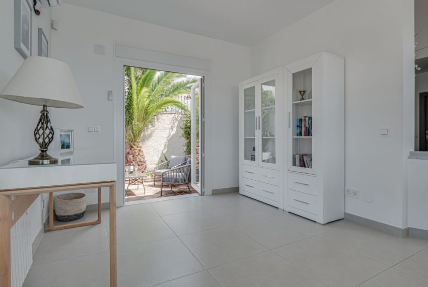 R5057161-Villa-For-Sale-Elviria-Detached-4-Beds-220-Built-10