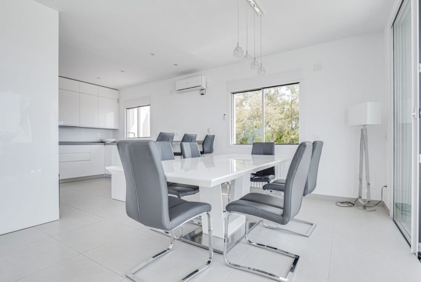 R5057161-Villa-For-Sale-Elviria-Detached-4-Beds-220-Built-17