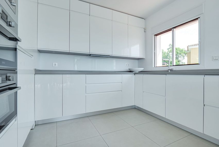 R5057161-Villa-For-Sale-Elviria-Detached-4-Beds-220-Built-18