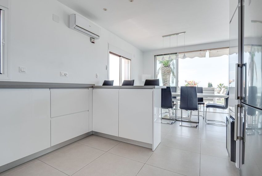 R5057161-Villa-For-Sale-Elviria-Detached-4-Beds-220-Built-19