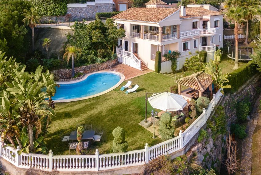 R5057767-Villa-For-Sale-El-Paraiso-Detached-6-Beds-415-Built-1