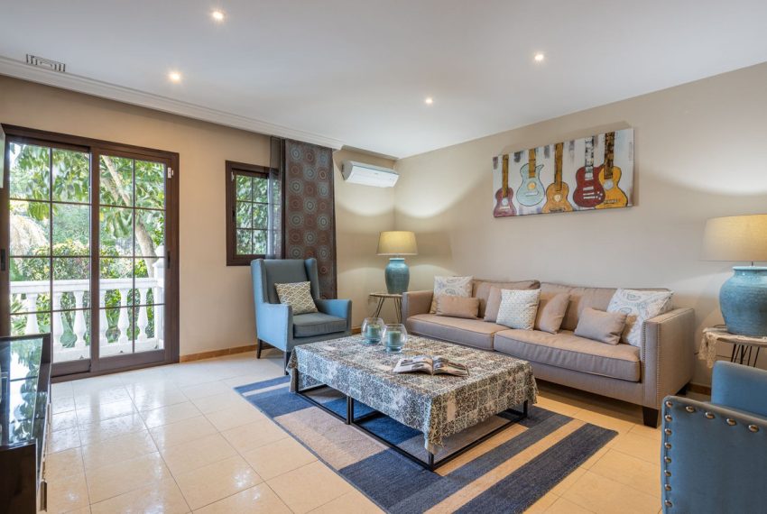 R5057767-Villa-For-Sale-El-Paraiso-Detached-6-Beds-415-Built-3