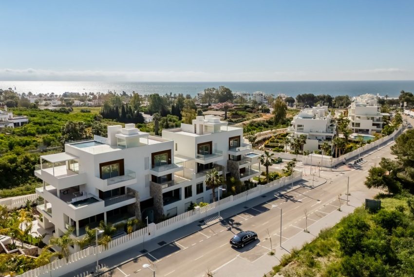 R5058217-Apartment-For-Sale-The-Golden-Mile-Middle-Floor-4-Beds-417-Built-1