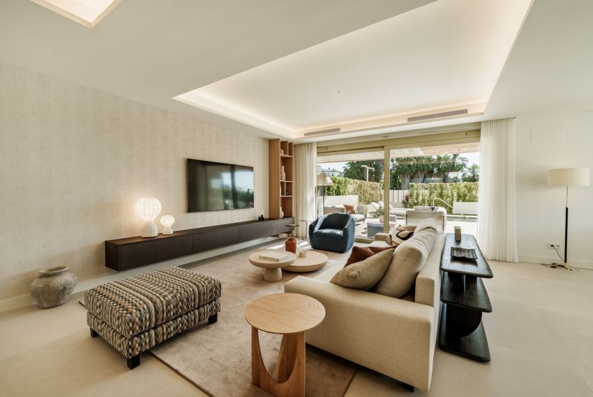 R5058217-Apartment-For-Sale-The-Golden-Mile-Middle-Floor-4-Beds-417-Built-11