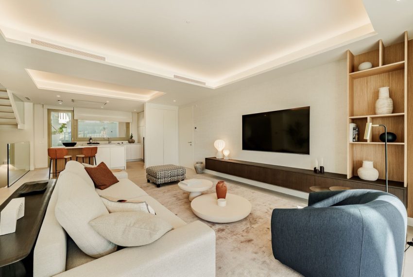 R5058217-Apartment-For-Sale-The-Golden-Mile-Middle-Floor-4-Beds-417-Built-12