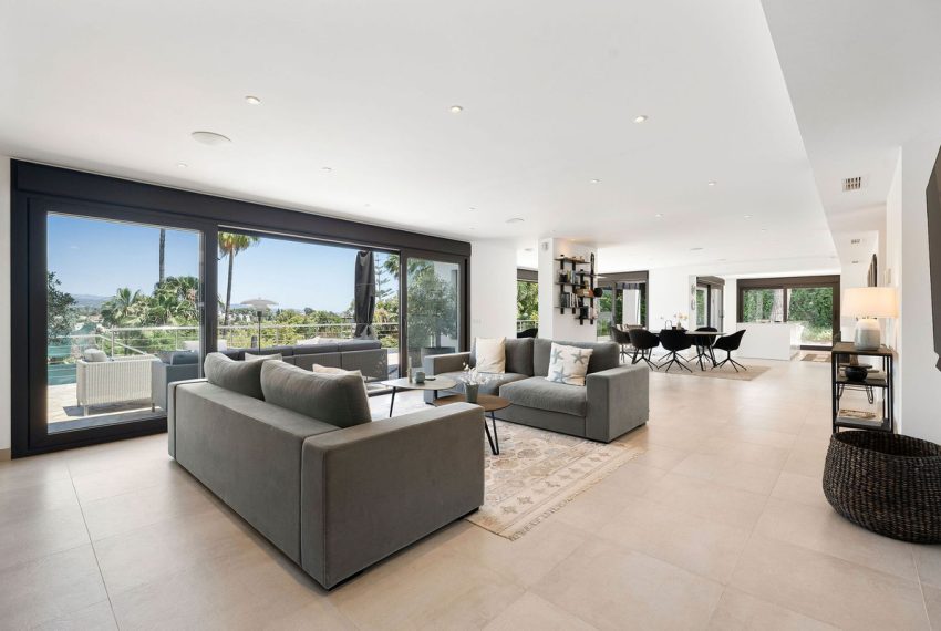 R5058385-Villa-For-Sale-Nueva-Andalucia-Detached-4-Beds-351-Built-2