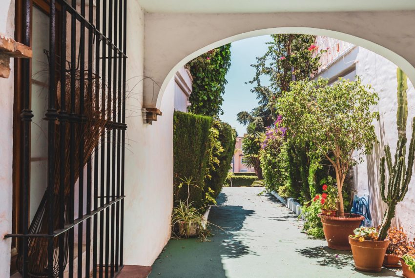 R5058511-Villa-For-Sale-The-Golden-Mile-Semi-Detached-3-Beds-147-Built-2