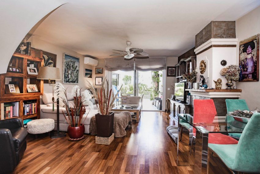 R5058511-Villa-For-Sale-The-Golden-Mile-Semi-Detached-3-Beds-147-Built