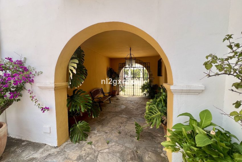 R5059027-Villa-For-Sale-The-Golden-Mile-Semi-Detached-2-Beds-158-Built-1