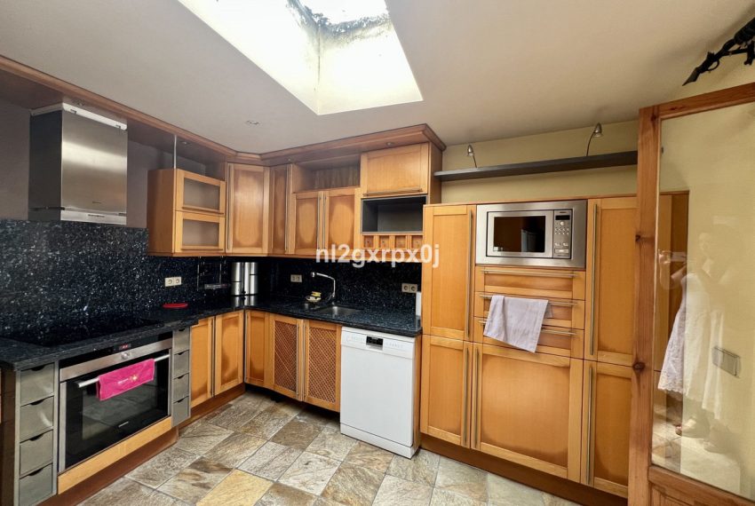 R5059027-Villa-For-Sale-The-Golden-Mile-Semi-Detached-2-Beds-158-Built-10