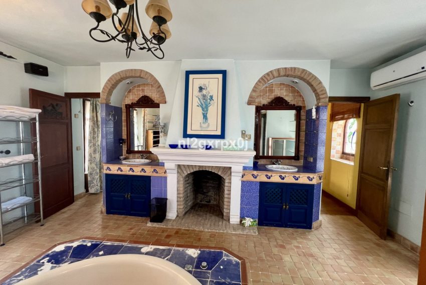 R5059027-Villa-For-Sale-The-Golden-Mile-Semi-Detached-2-Beds-158-Built-16