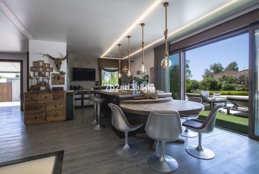 R5059105-Villa-For-Sale-Benahavis-Detached-6-Beds-570-Built-2