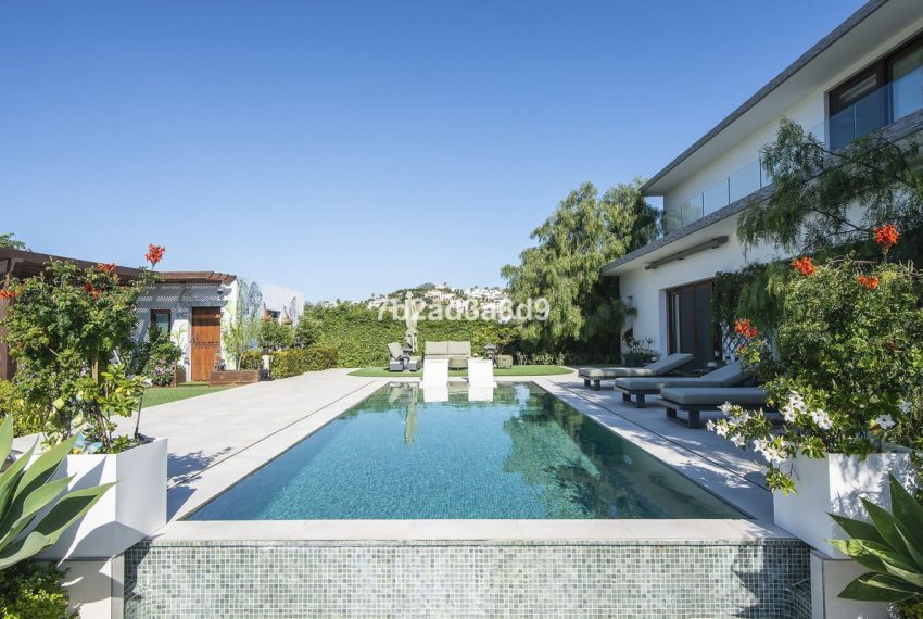 R5059105-Villa-For-Sale-Benahavis-Detached-6-Beds-570-Built-8