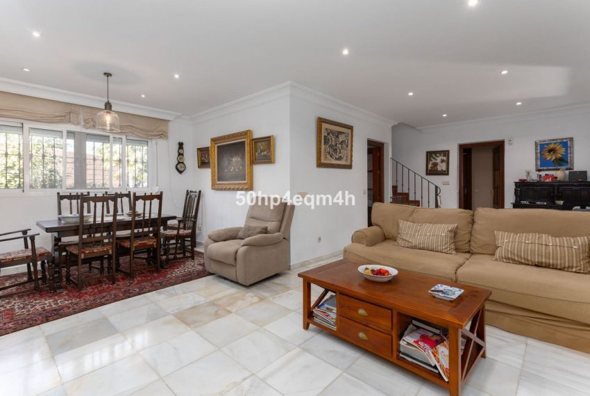 R5060725-Villa-For-Sale-San-Pedro-de-Alcantara-Detached-4-Beds-187-Built-1