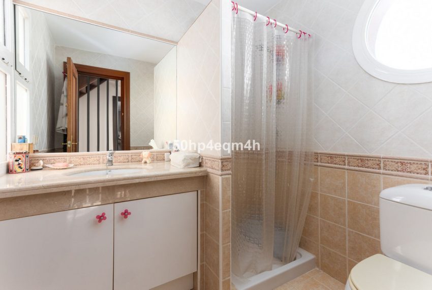 R5060725-Villa-For-Sale-San-Pedro-de-Alcantara-Detached-4-Beds-187-Built-17