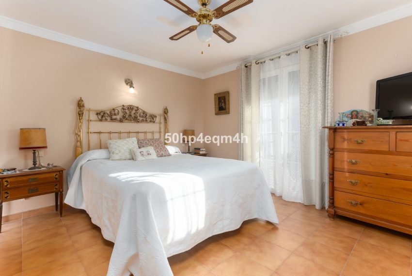 R5060725-Villa-For-Sale-San-Pedro-de-Alcantara-Detached-4-Beds-187-Built-5