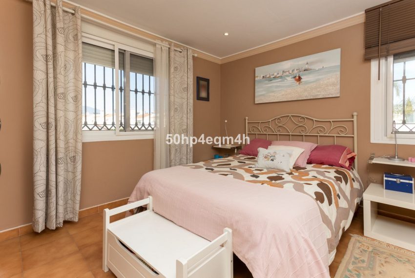 R5060725-Villa-For-Sale-San-Pedro-de-Alcantara-Detached-4-Beds-187-Built-8