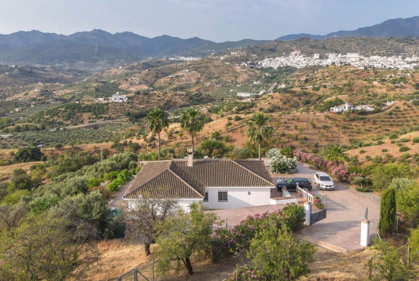 R5060884-Villa-For-Sale-Guaro-Detached-3-Beds-143-Built-3