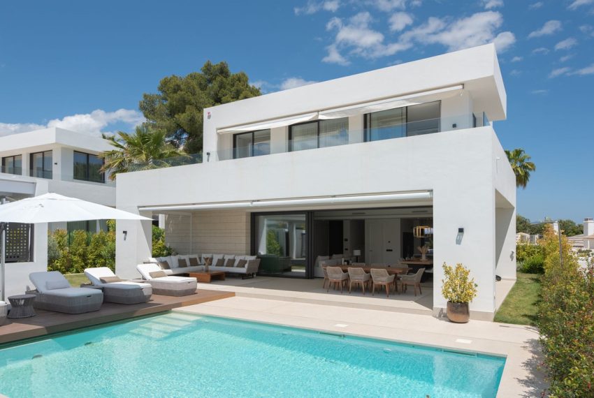 R5061001-Villa-For-Sale-Rio-Real-Detached-4-Beds-236-Built-15