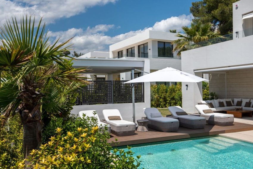 R5061001-Villa-For-Sale-Rio-Real-Detached-4-Beds-236-Built-18