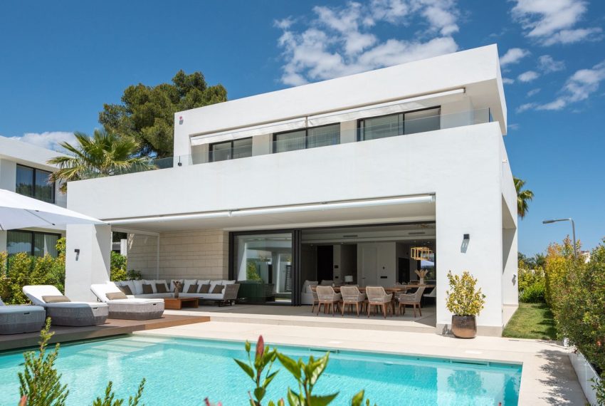 R5061001-Villa-For-Sale-Rio-Real-Detached-4-Beds-236-Built-5