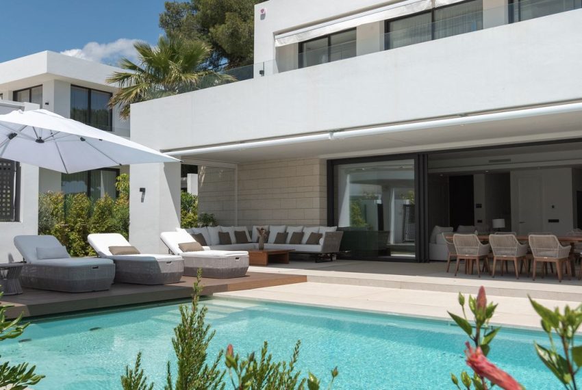 R5061001-Villa-For-Sale-Rio-Real-Detached-4-Beds-236-Built-7