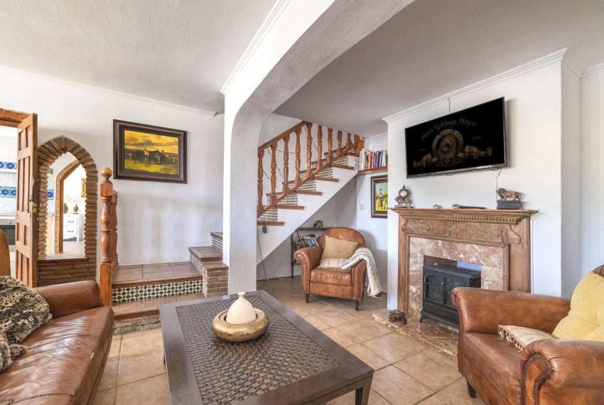 R5061076-Villa-For-Sale-Estepona-Detached-6-Beds-635-Built-10