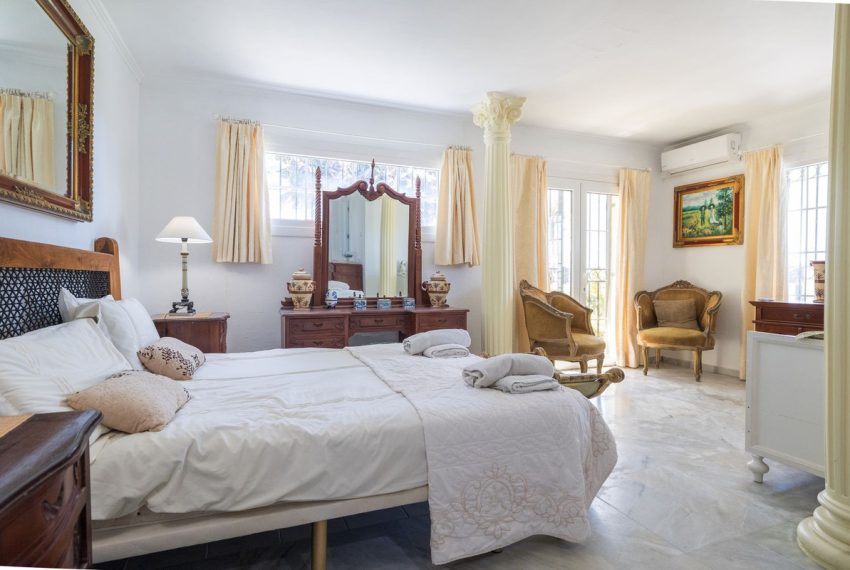 R5061076-Villa-For-Sale-Estepona-Detached-6-Beds-635-Built-13