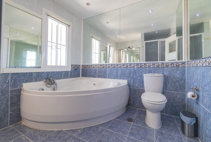 R5061076-Villa-For-Sale-Estepona-Detached-6-Beds-635-Built-14
