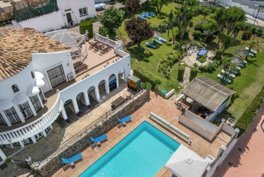 R5061076-Villa-For-Sale-Estepona-Detached-6-Beds-635-Built