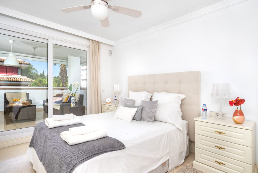 R5061232-Apartment-For-Sale-The-Golden-Mile-Middle-Floor-3-Beds-182-Built-13