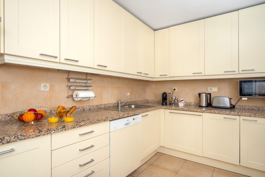 R5061232-Apartment-For-Sale-The-Golden-Mile-Middle-Floor-3-Beds-182-Built-14