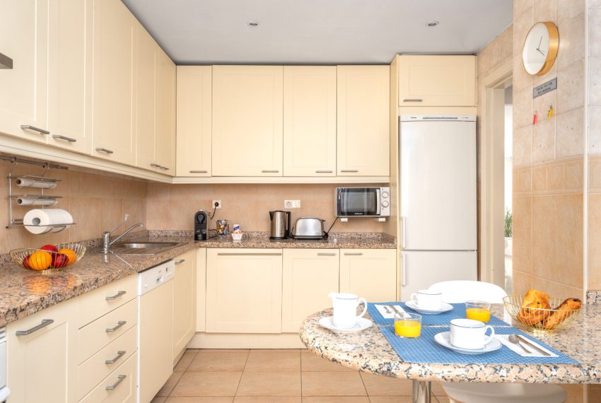 R5061232-Apartment-For-Sale-The-Golden-Mile-Middle-Floor-3-Beds-182-Built-3