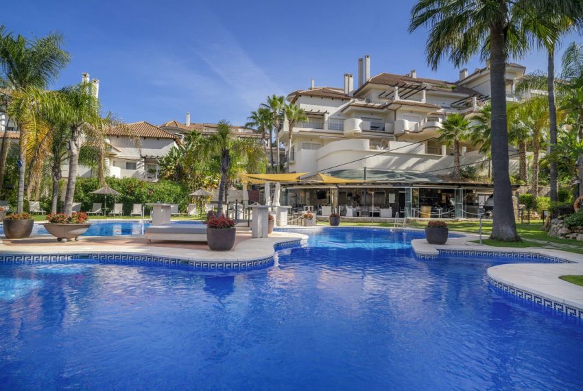 R5061667-Apartment-For-Sale-Nueva-Andalucia-Ground-Floor-2-Beds-120-Built
