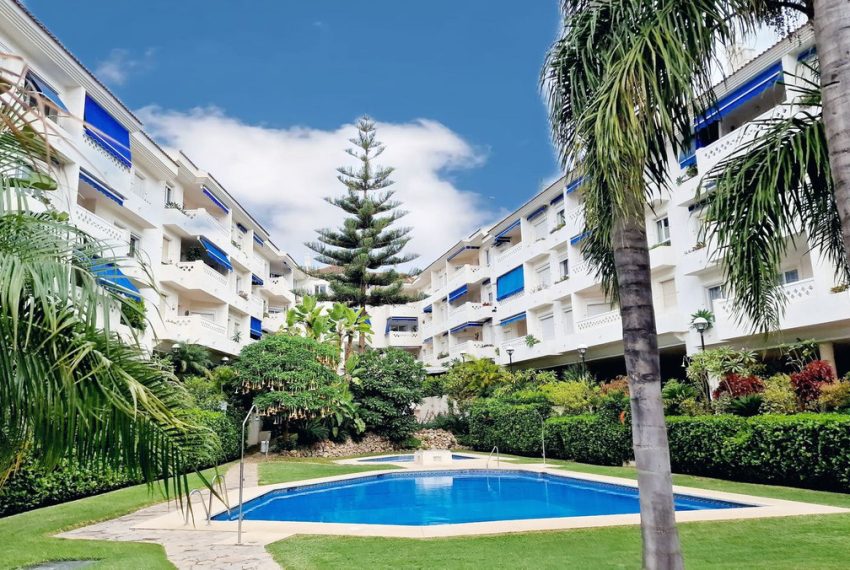 R5061736-Apartment-For-Sale-San-Pedro-de-Alcantara-Penthouse-4-Beds-230-Built