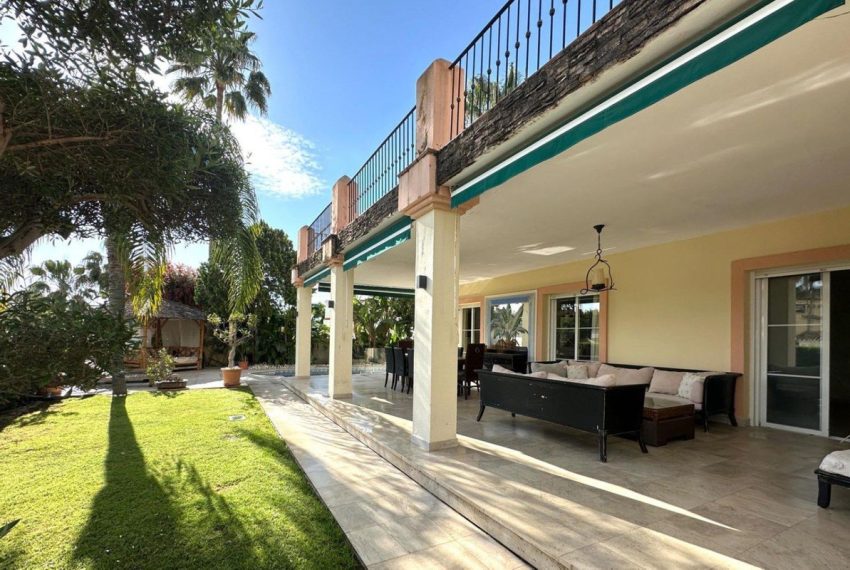R5061856-Villa-For-Sale-Guadalmina-Alta-Detached-7-Beds-541-Built-2
