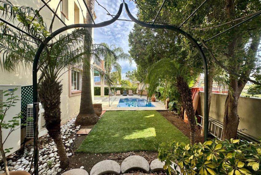 R5061856-Villa-For-Sale-Guadalmina-Alta-Detached-7-Beds-541-Built-7
